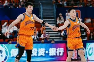 上海上次奪冠時在干嘛？金金：不知道籃球是啥 李弘權：還在喝奶
