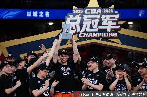 記者：上海男籃正式放假 小隊員放假三周 老隊員休假一個月