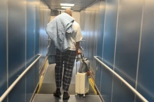洛夫頓報平安：幾經輾轉總算回到家鄉 感謝上海感謝中國