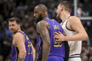最新NBA勇士vs獨行俠在線觀看_最新NBA勇士vs獨行俠在線觀看在線觀看_免費看直播