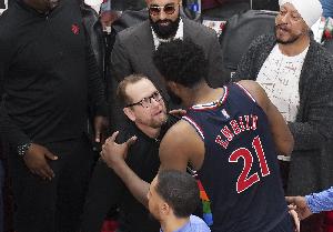 極速NBA獨行俠vs雷霆低調看直播_極速NBA獨行俠vs雷霆低調看直播在線觀看_免費看直播